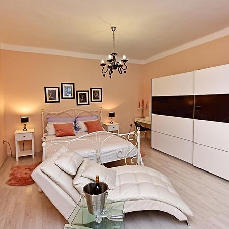 Apartments Villa Herak ポレッチ エクステリア 写真