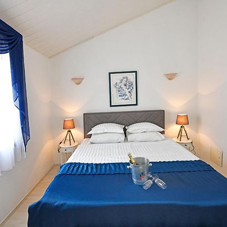 Apartments Villa Herak ポレッチ エクステリア 写真
