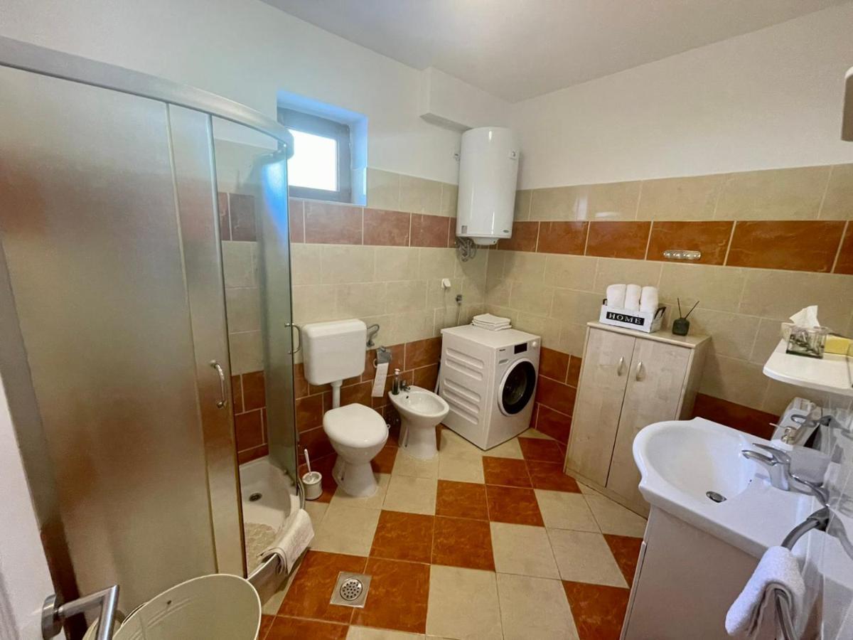Apartments Villa Herak ポレッチ エクステリア 写真