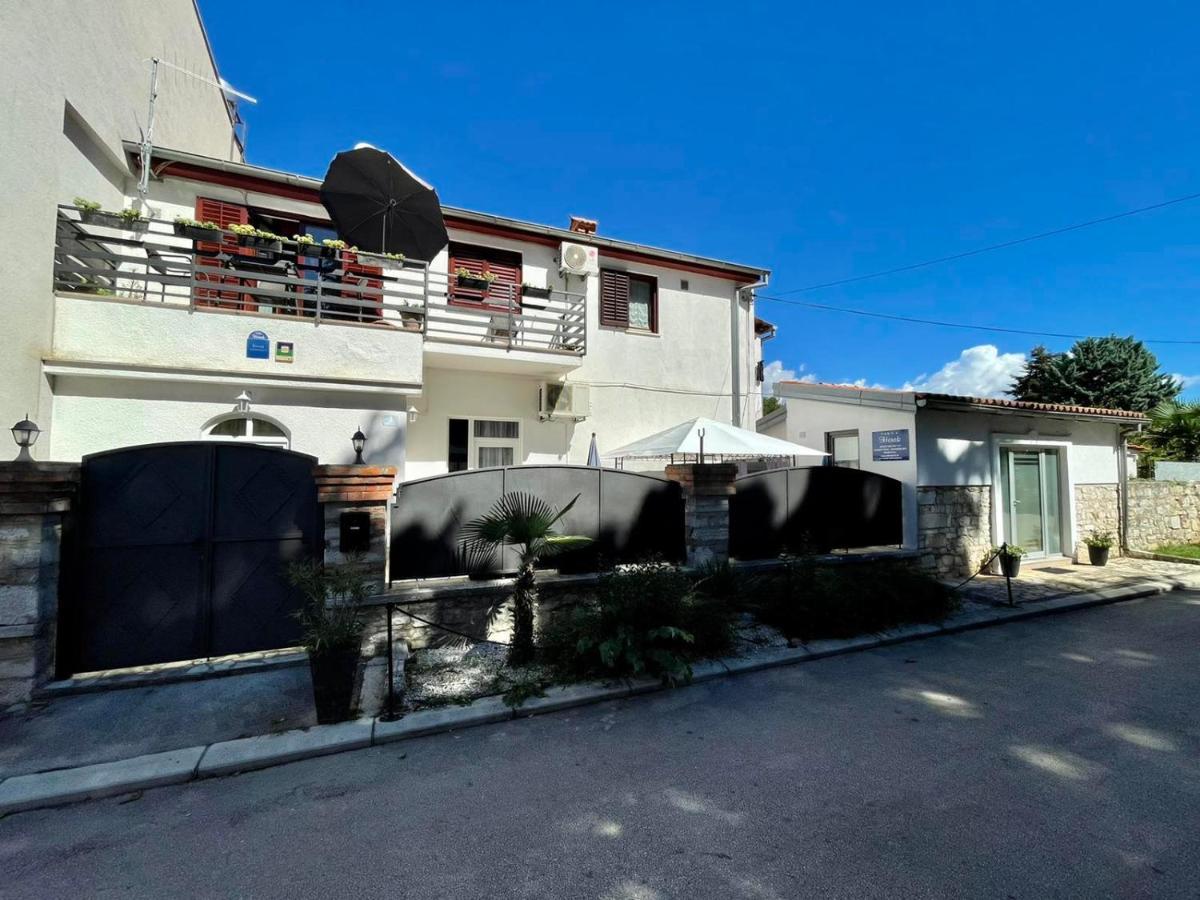 Apartments Villa Herak ポレッチ エクステリア 写真