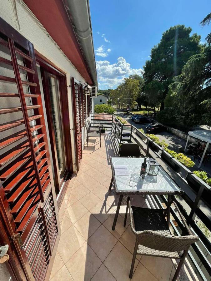 Apartments Villa Herak ポレッチ エクステリア 写真