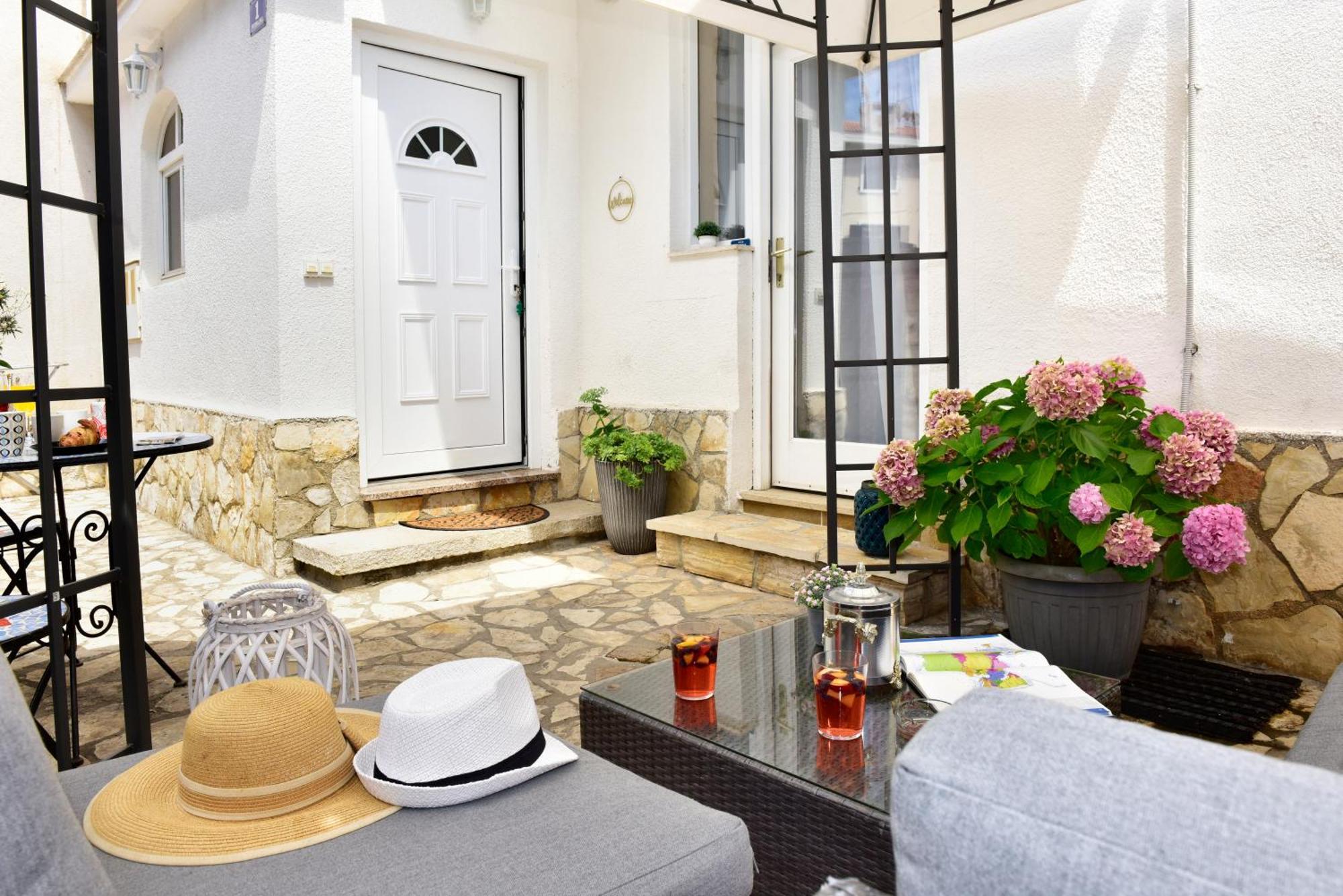 Apartments Villa Herak ポレッチ エクステリア 写真