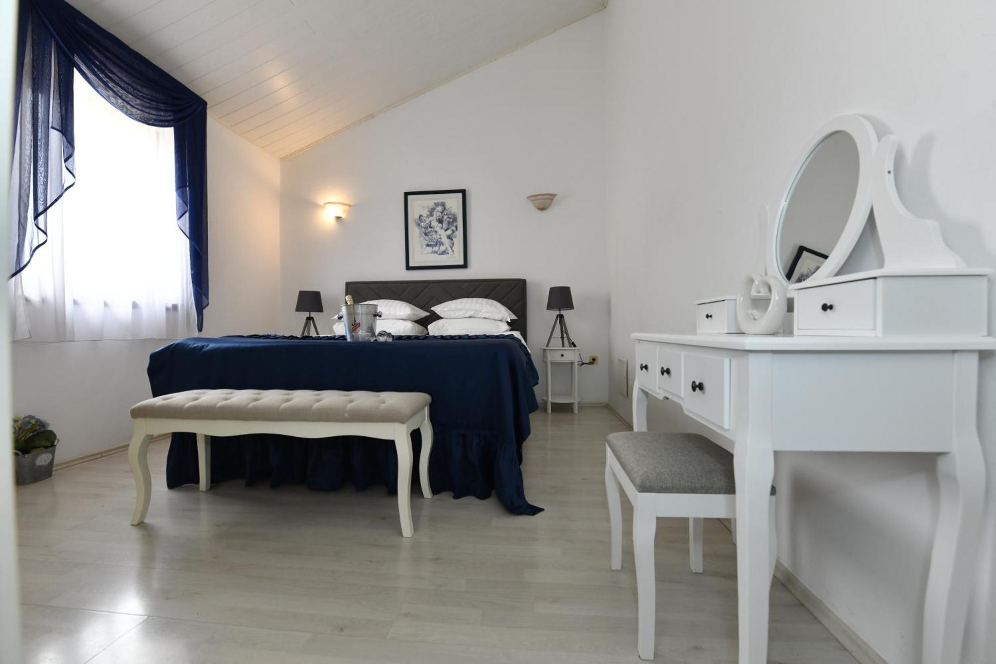 Apartments Villa Herak ポレッチ エクステリア 写真