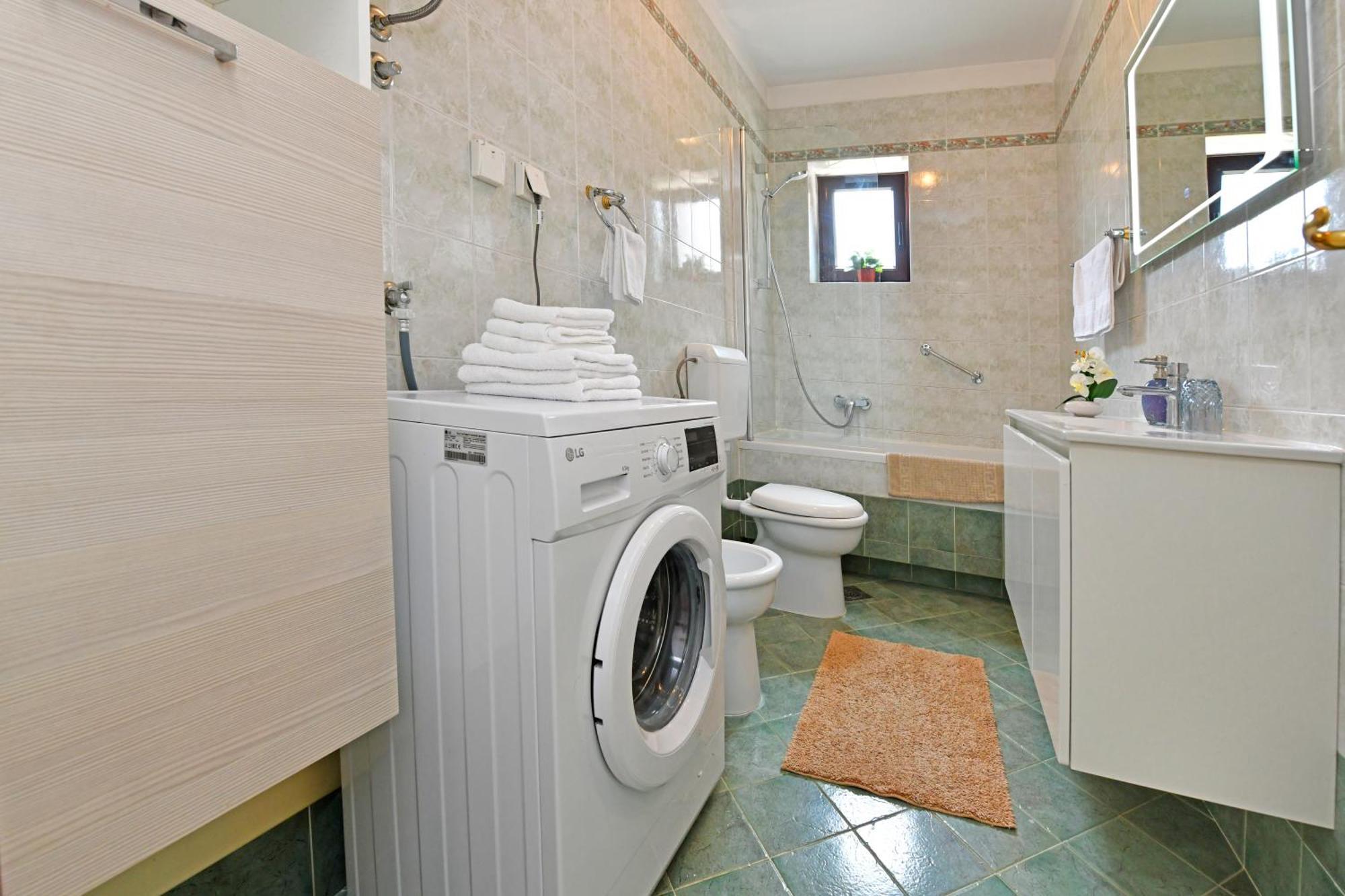 Apartments Villa Herak ポレッチ エクステリア 写真