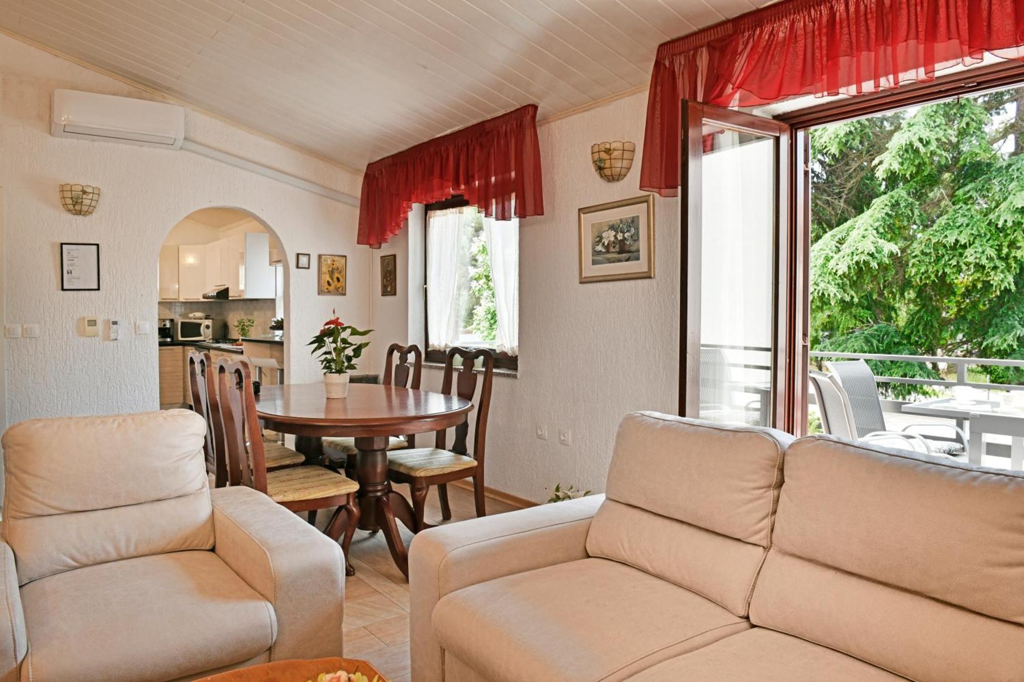 Apartments Villa Herak ポレッチ エクステリア 写真